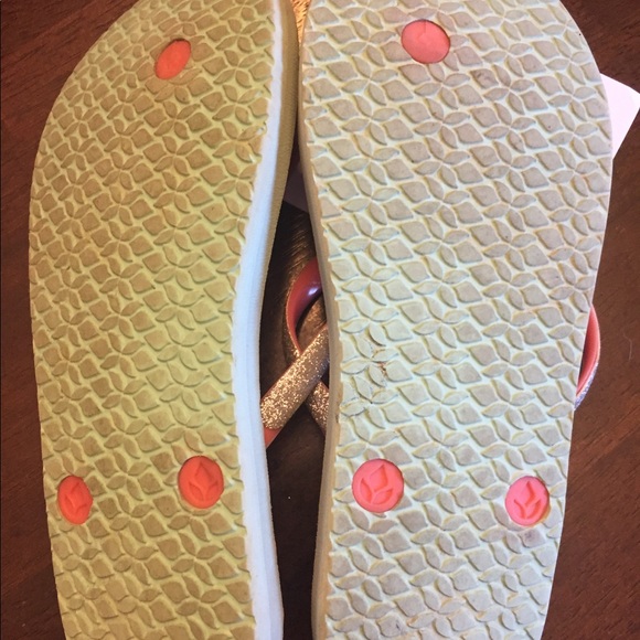 REEF flamingo flip flops - size 4/5 - Picture 2 of 2